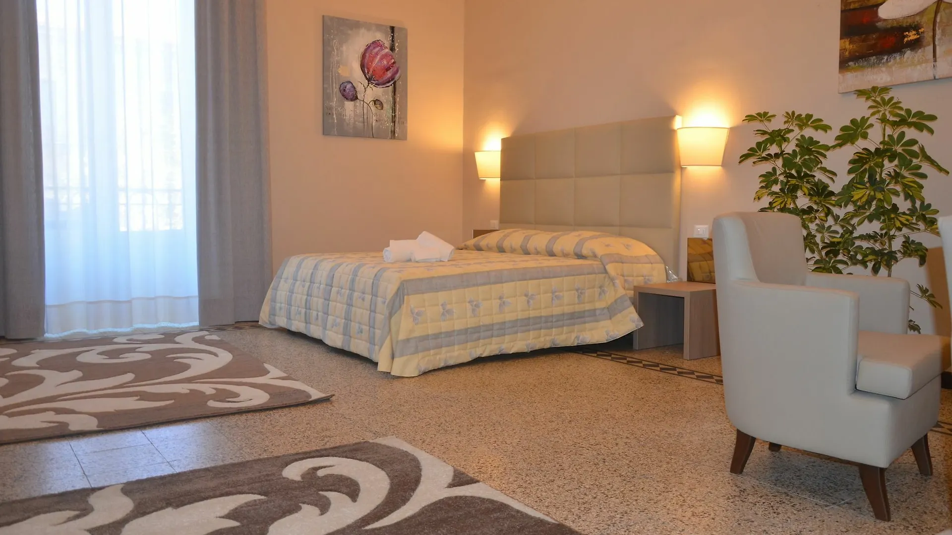 Moonlight Hotel&Suites location